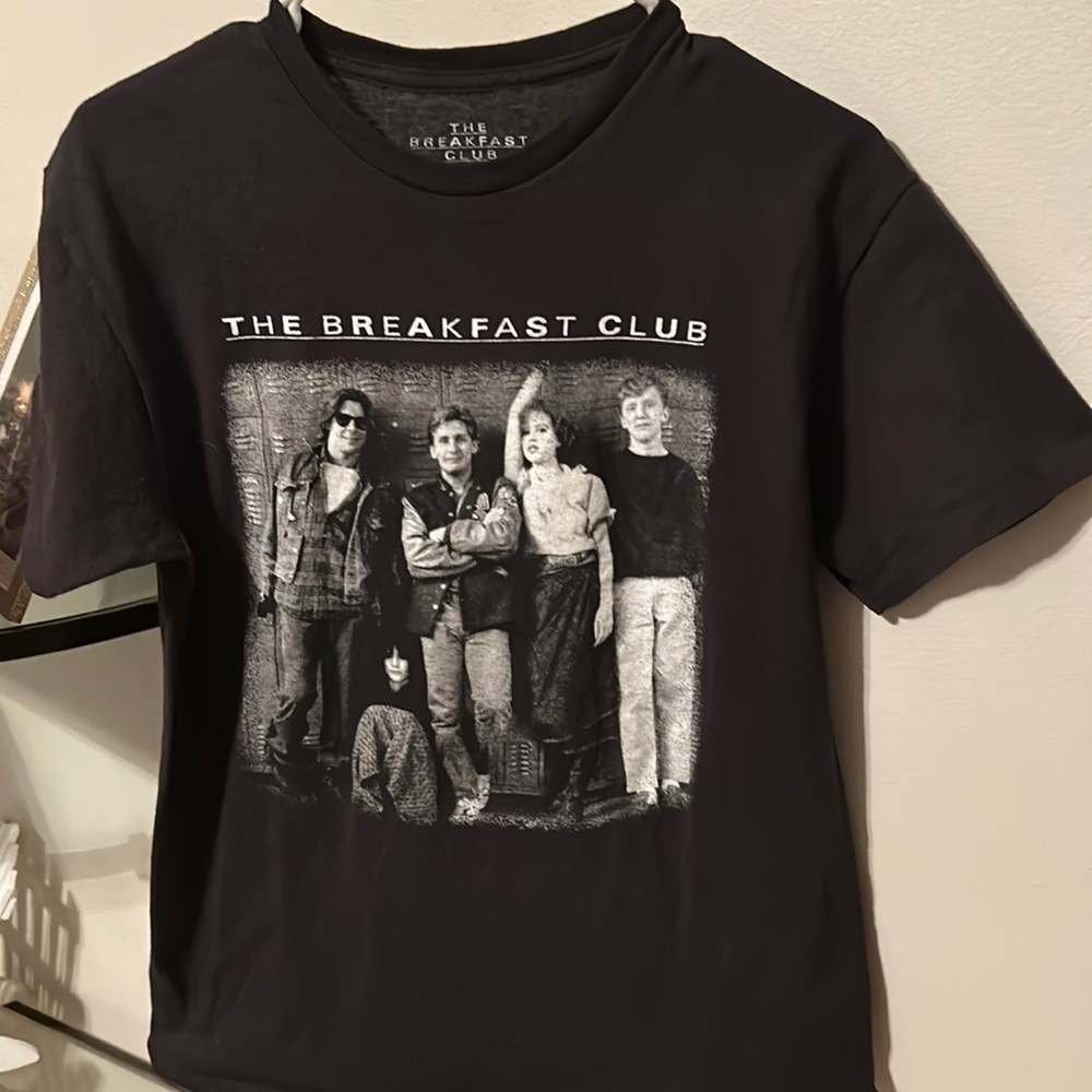 Vintage T with The Breakfast Club at top with five actors from the 1980s.